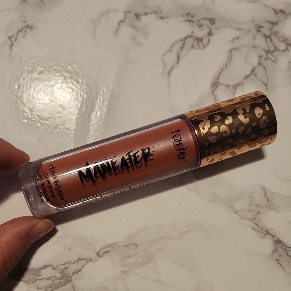Tarte Maneater Blush & Glow in peachy pink
